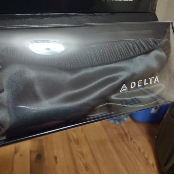 Slip Pure Silk Sleep Mask DELTA Airlines Branded NEW - Picture 3 of 3
